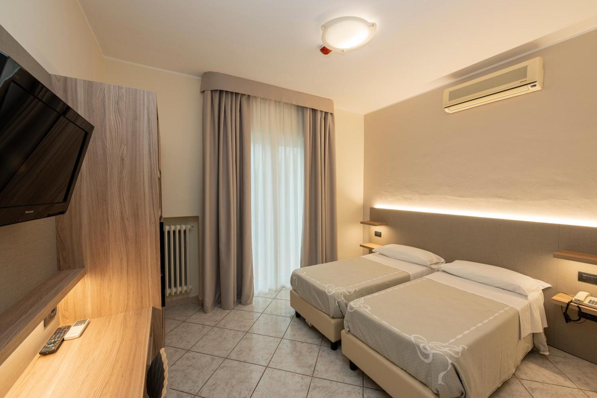 Hotel La Rotonda Cepagatti Exteriér fotografie